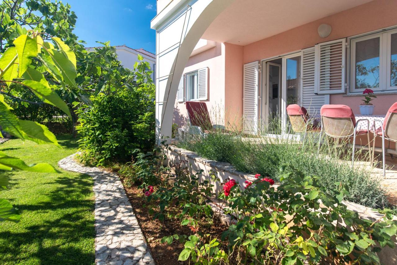 Apartment Lavanda With Beautiful Garden Đảo Krk Ngoại thất bức ảnh