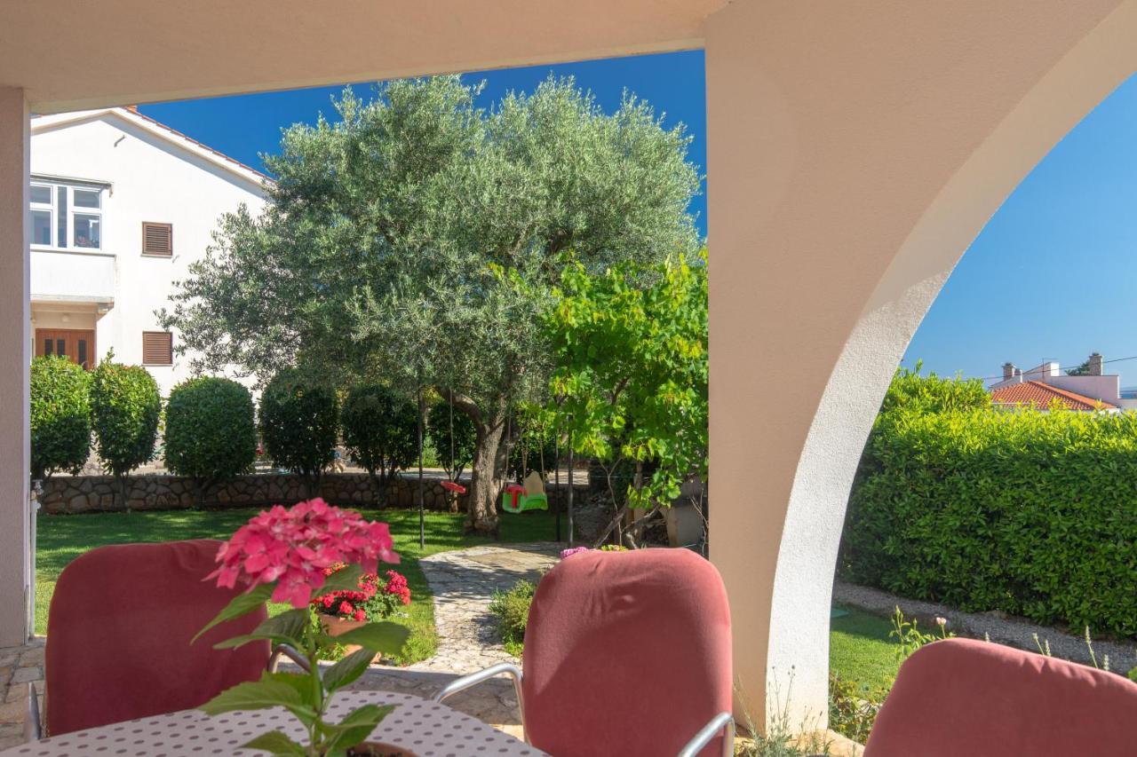 Apartment Lavanda With Beautiful Garden Đảo Krk Ngoại thất bức ảnh